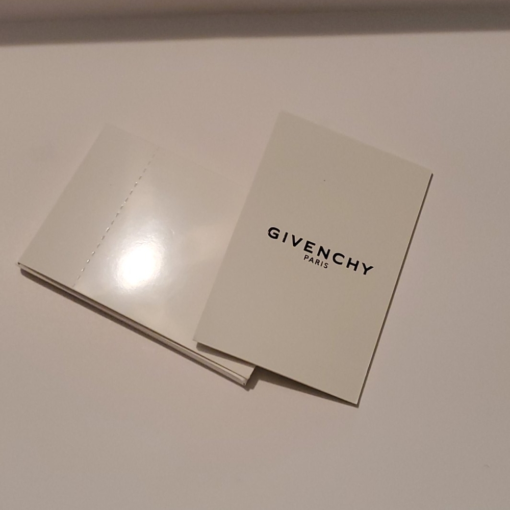 Givenchy Pouch Bag - Picture 5 of 6